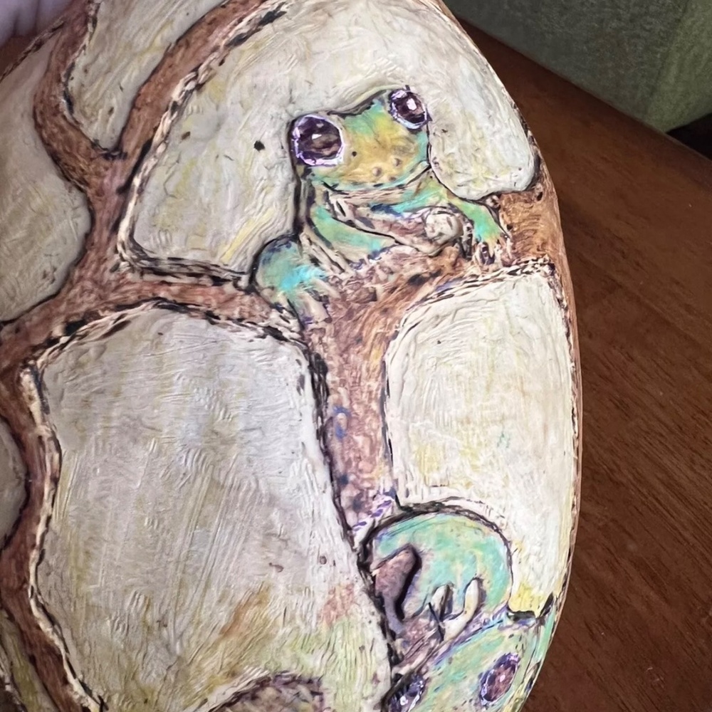 Handmade Carved Painted Signed Intricate Detailed Tree Frog Gourd Art Decor 12” - Picture 8 of 13